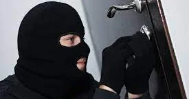 Ev sahibini hədələyib pulunu aldılar Şəmkirdə film kimi QARƏT