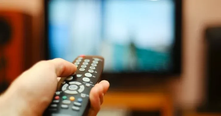 Necə göz yumaq, cənab müşavir? “Uşaqlar baxmasınlar” REPLİKA