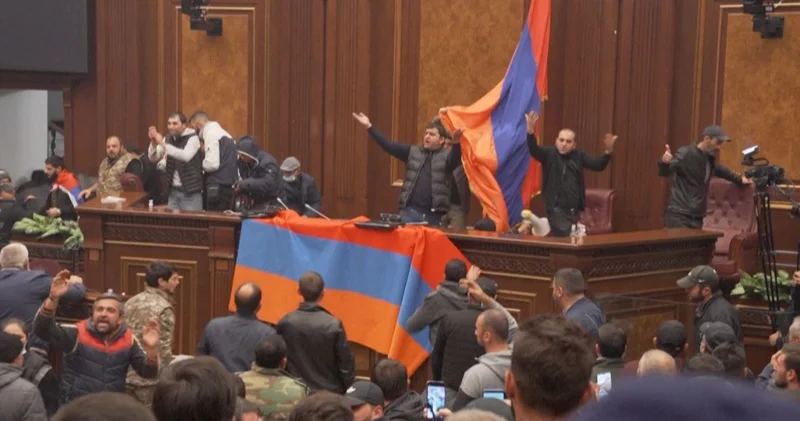 Голос обмана не спасение