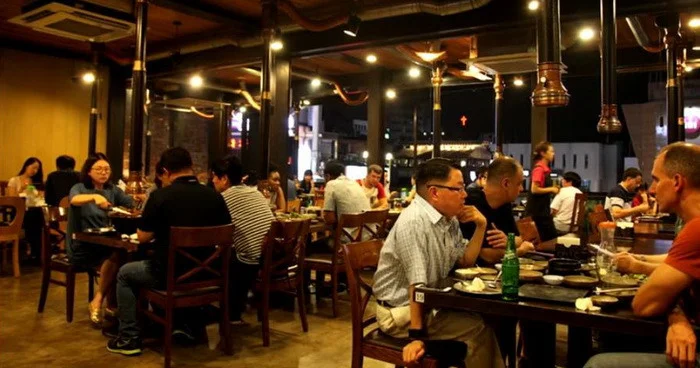 Рестораны Южной Кореи отказываются принимать одиночных гостей