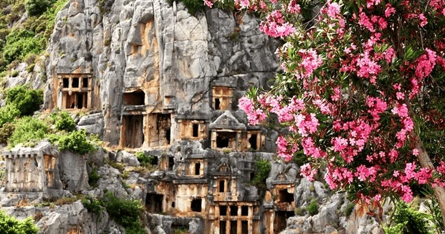 Türkiyənin qədim marşrutlar və təbiət möcüzələri ilə dolu gizli dünyasını kəşfə çıxın