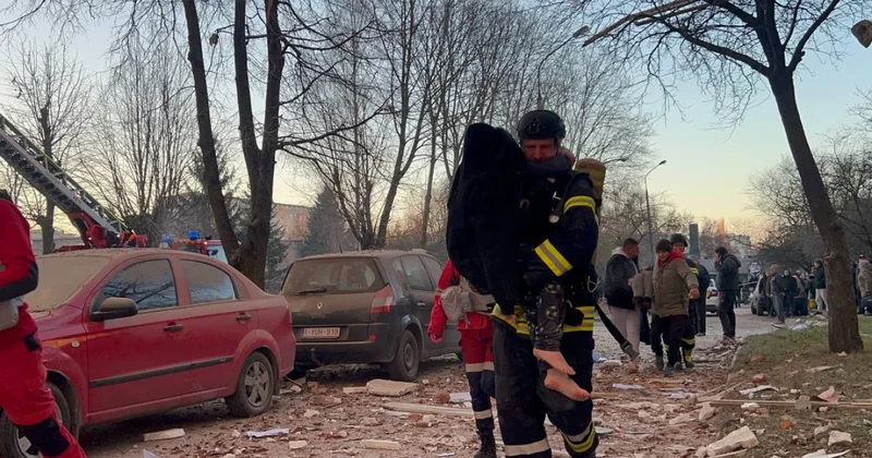 470 дронов и 48 ракет по украинским городам фото