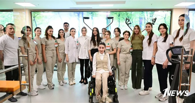 В Yeni Klinika состоялось открытие Центров роботизированной реабилитации и трансплантации костного мозга ФОТО