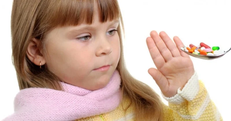 Uşaqlara özbaşına antibiotik verilməsi çox ciddi risklidir İnfeksionist valideynlərə SƏSLƏNDİ