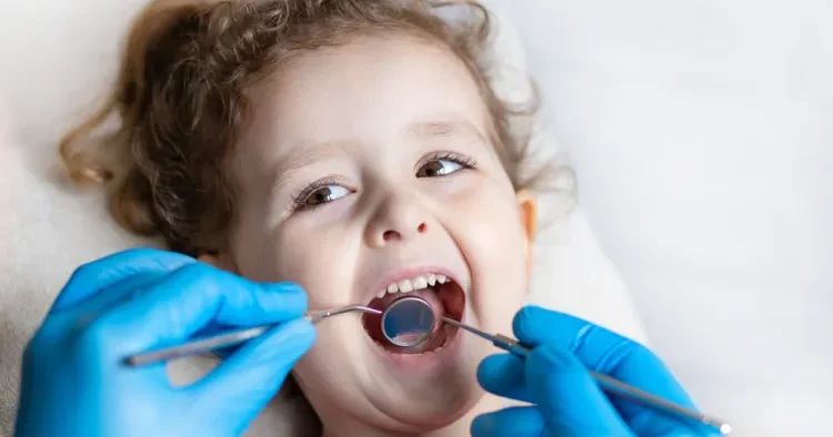 Ağız və diş sağlamlığı ana bətnində başlayır Həkim DANIŞDI