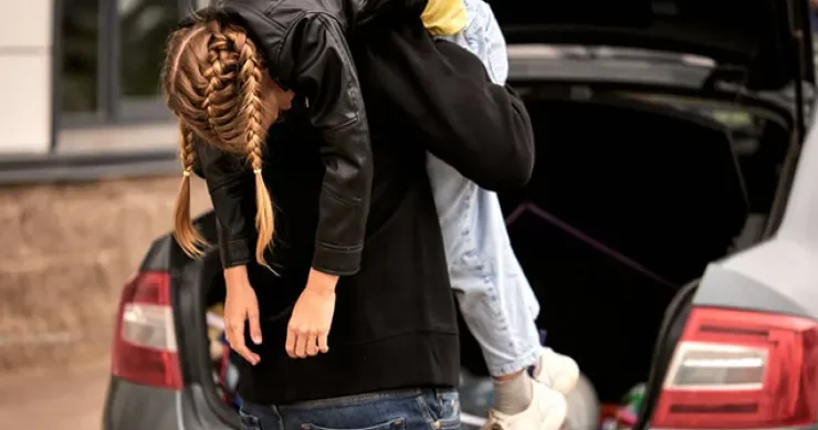 Tiktok da anası ilə tanış oldu, 15 yaşlı qızını qaçırtdı Azərbaycanda QEYRİ ADİ OLAY