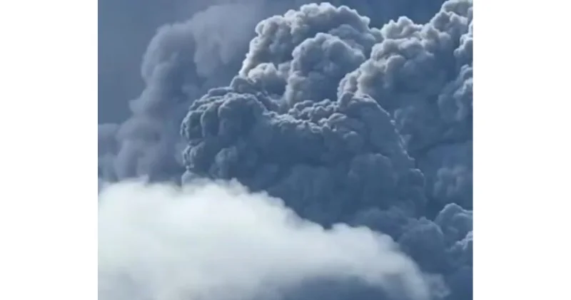 В Индонезии извергся Вулкан Семеру ВИДЕО