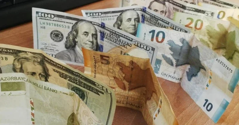 Azərbaycanda iqtisadiyyatda dedollarlaşma meylləri artıb