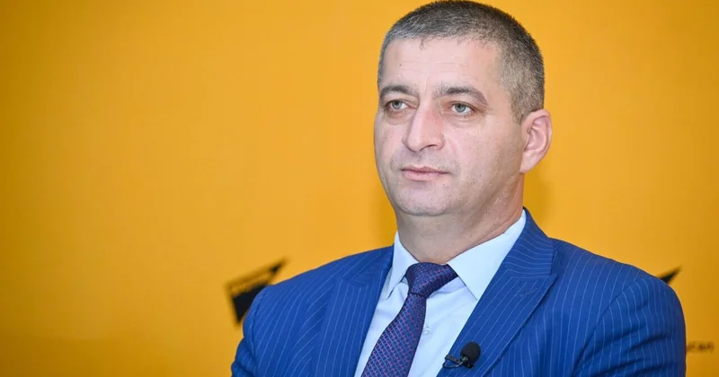 “Təhsildəki real problemləri gizlətmək düzgün deyil” ELŞƏN QAFAROV