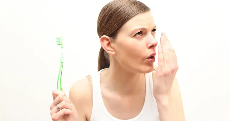 Sarımsaq ağız yaxalayıcılarını əvəz edə bilər: Alimlər xlorheksidindən daha güclü təsir aşkarladı