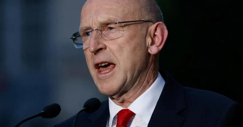 Министр обороны Британии России: Мы готовы