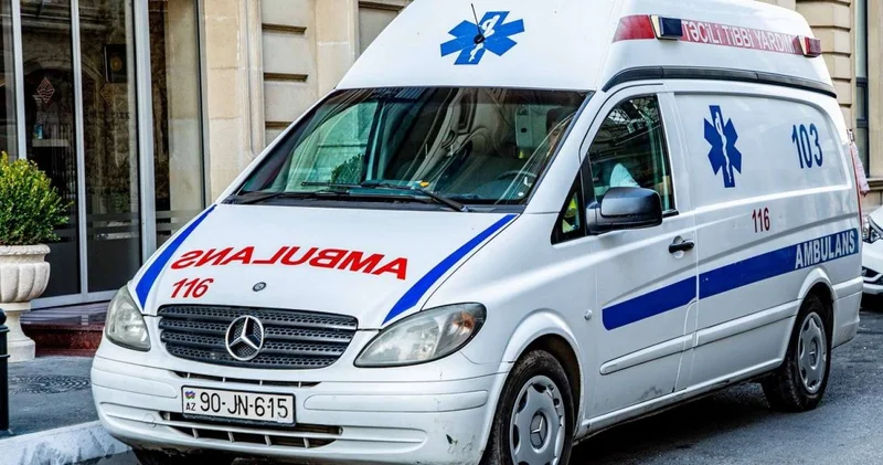 "On həkimin yerinə işləyirik" Təcili yardım çağırışa 1 saat yubandı