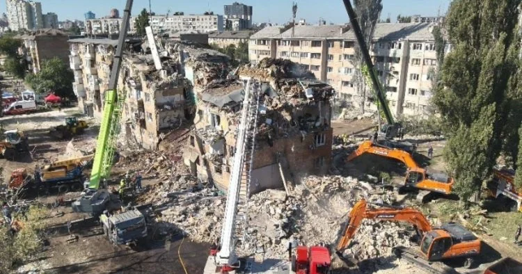 Ukraynada mülki itkilər çoxalır: Zelenskinin Türkiyə səfəri Moskvanı qəzəbləndirib? ŞƏRH