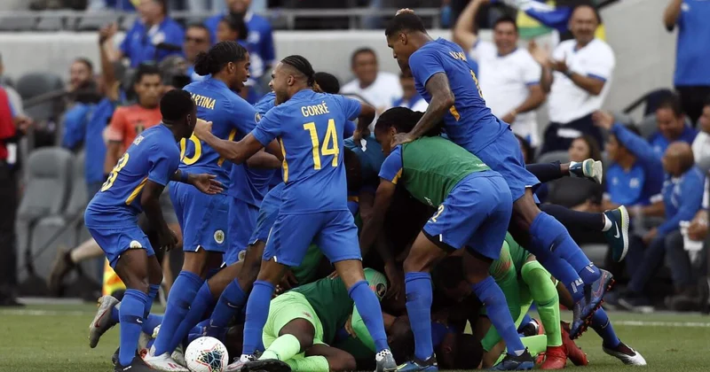 DÇ yə vəsiqə qazanıb tarix yazdılar 156 min əhalisi var FOTO