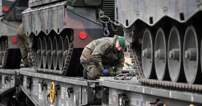 NATO Rusiya sərhədinə qoşunların yerləşdirilməsini sürətləndirəcək