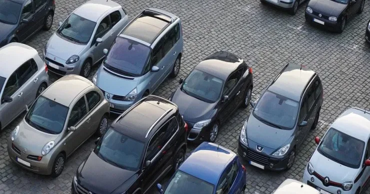 Çin maşınları casus kimi: hərbçilərə içərisində danışmaq qadağandır