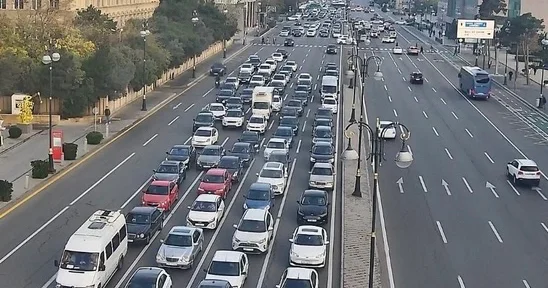 Bu yollarda tıxac var SİYAHI