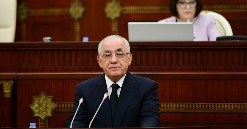 Baş nazir Milli Məclisə gəldi