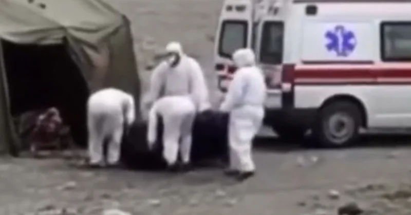 İranda quruyan su anbarından onlarla meyit tapıldı Video