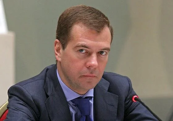 Medvedev rusiyalı generalın qətlindən sonra NATO rəsmilərinin legitim hədəfə çevrildiyini bildirib