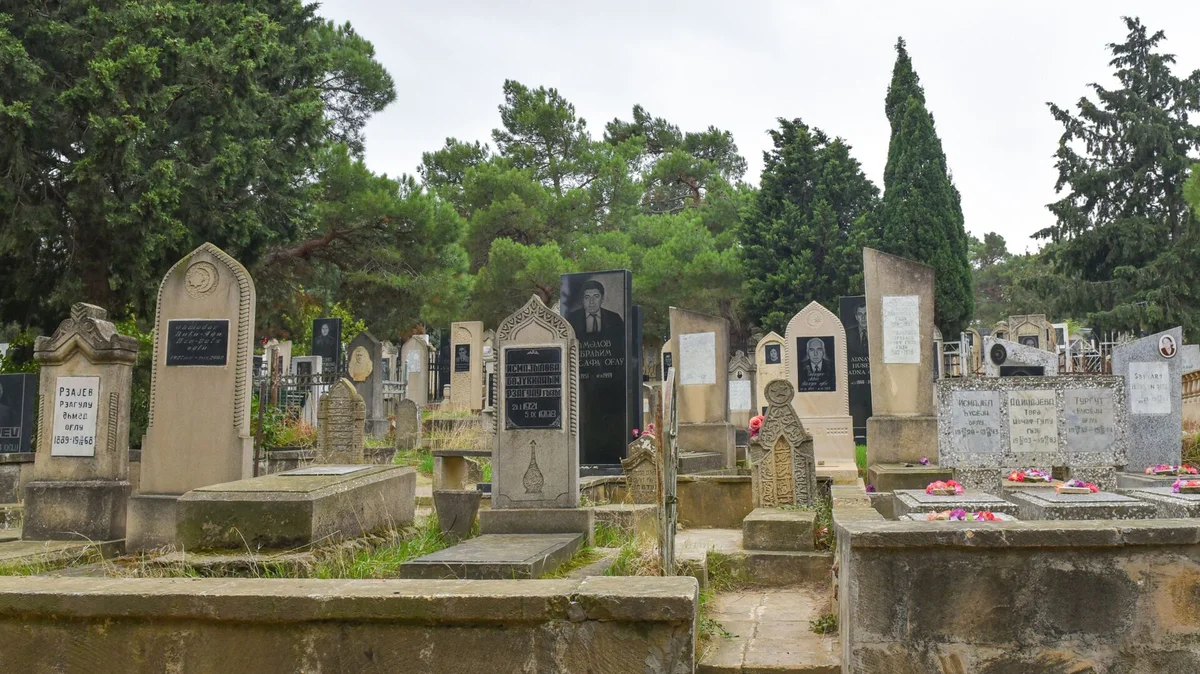 Bakı qəbiristanlıqlarında məzar yeri TAPILMIR