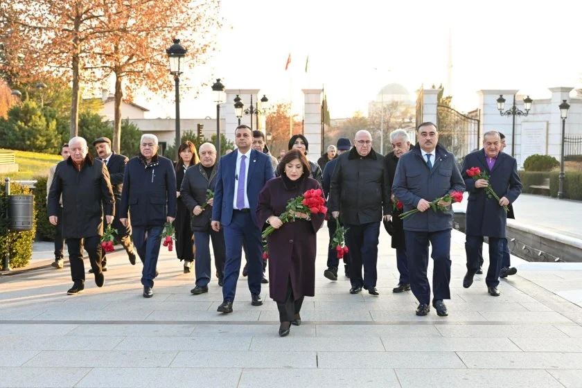 Sahibə Qafarova Ankarada Heydər Əliyevin abidəsini ziyarət edib