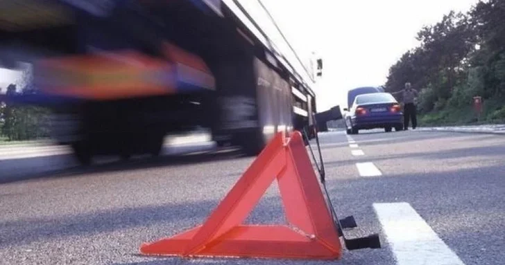 Авария на трассе Баку Газах: водителя спасли из искореженного авто