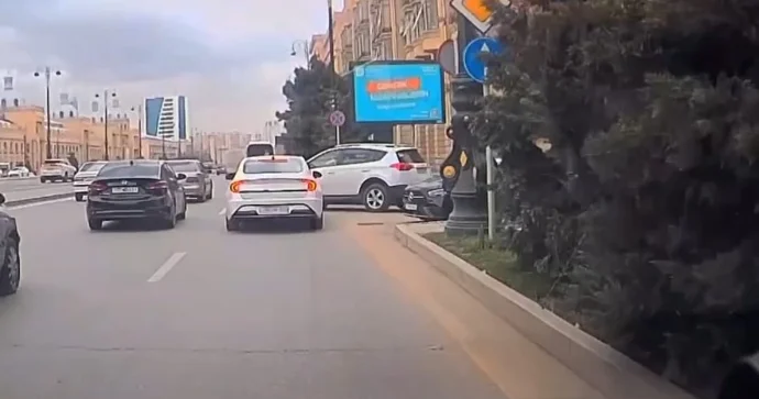 Baş yolda olarkən ikinci dərəcəli yoldan gələnlərə necə yol verməlisiz? Mütəxəssis İZAH ETDİ VİDEO