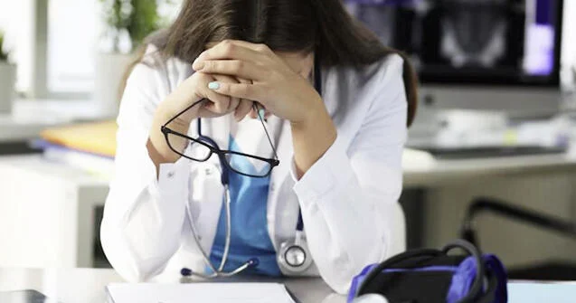 Aylarla xəstəyə baxmayan həkimlər aşkarlandı TƏBİB dən XƏBƏRDARLIQ