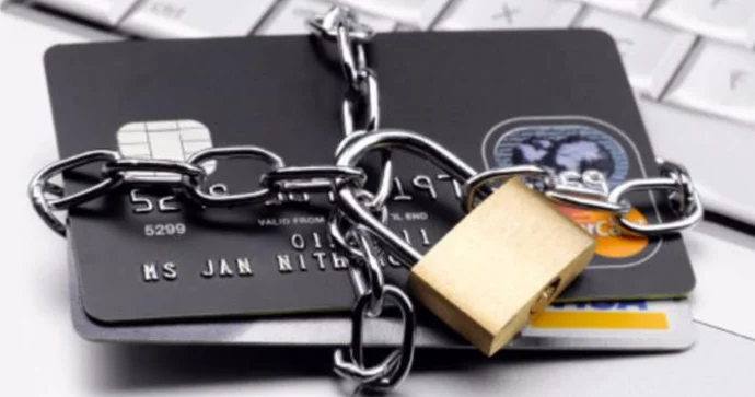 Xaricdə yaşayan vətəndaşın kartı bloklanıb “Kapital Bank”dan PROBLEMİ HƏLL ETMİR FOTO