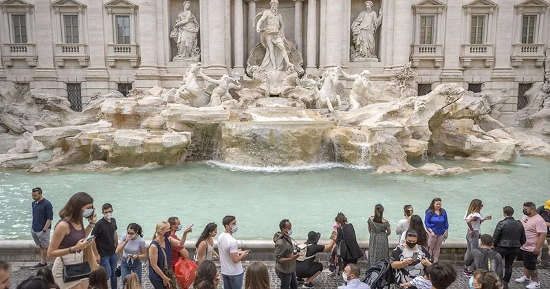 Два евро за Треви: В Риме вводят плату за посещение знаменитого фонтана