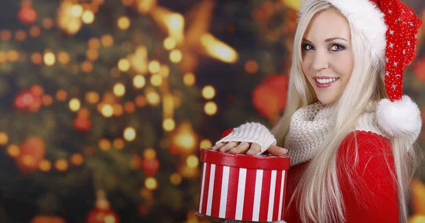 Yeni il gecəsində hansı rənglərdə geyinmək xoşbəxtliyi, pulu və sevgini UZAQLAŞDIRIR?