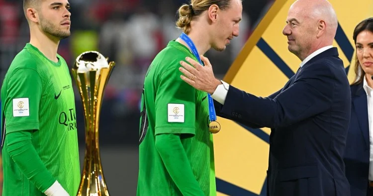 PSJ yə kubok qazandıran qapıçı zədələndi 1 ay oynamayacaq