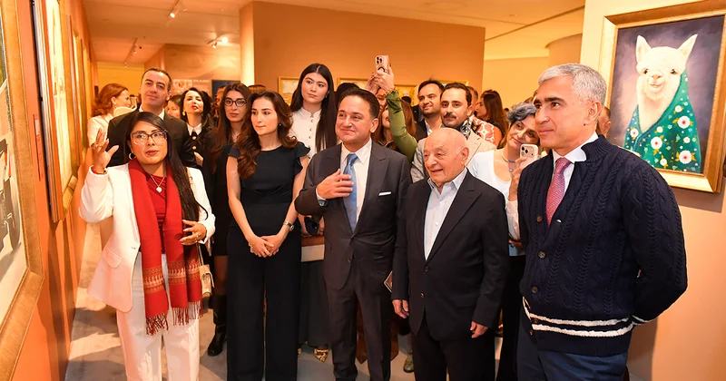 Perulu rəssamın alpakaları Heydər Əliyev Mərkəzində Fotolar Video