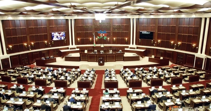 Новые штрафы и запреты: что одобрил Милли Меджлис?