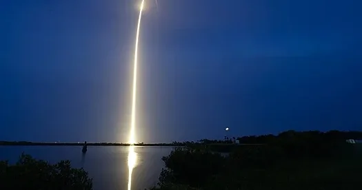 418 km yüksəklikdəki Starlink peyki idarəetməni itirib Parçalanıb Yerə düşəcək