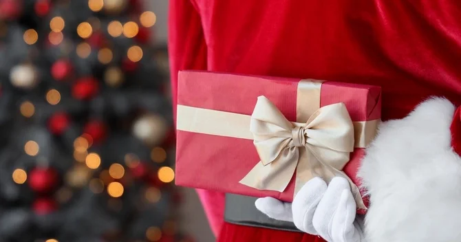 Şaxta Babaya inanmaq uşağa zərər verirmi?