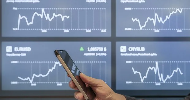 Rusiya fond bazarı əsas faiz dərəcəsinin endirilməsinə reaksiya verdi