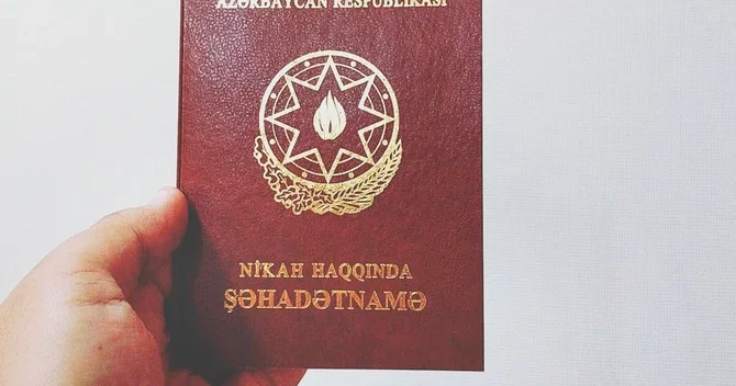 Deputat: “Nikah şəhadətnaməsi tələb edilmədən mehmanxanalara giriş əxlaqsızlığa yol açır”