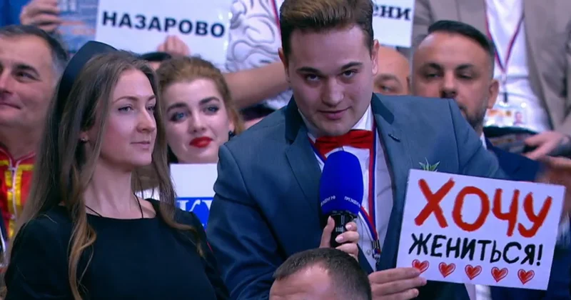 Putinin mətbuat konfransında evlilik təklifi etdi Video