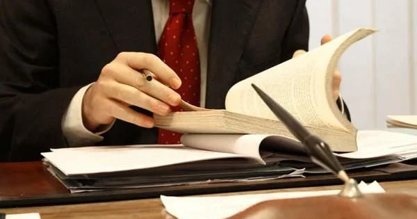 В Азербайджане введут штрафы за незаконное использование слова "адвокат"