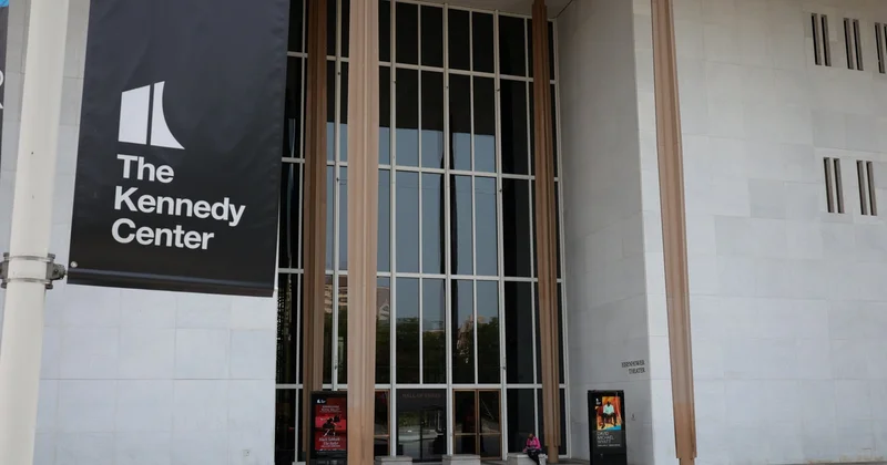 Vaşinqtondakı Kennedi Mərkəzinə Trampın adı əlavə edildi