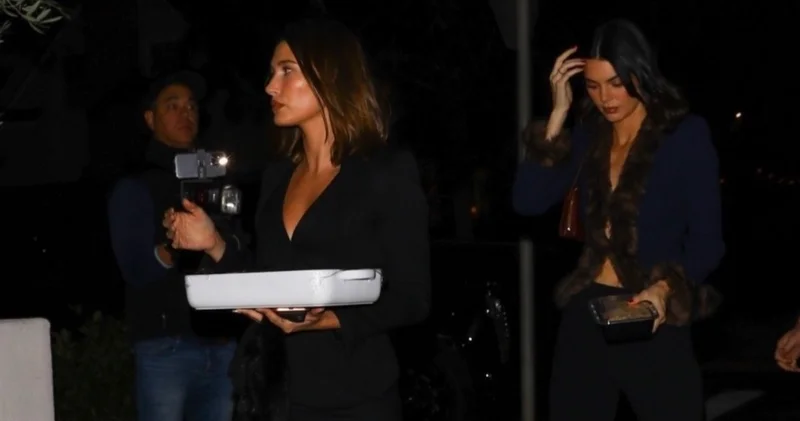 Kendal Heyli və Castinlə birgə görüntüləndi