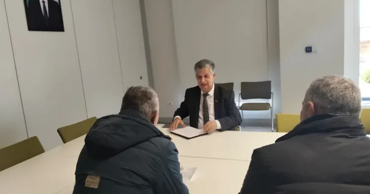 Əli Məsimli seçicilərinin müraciətlərini dinlədi FOTO