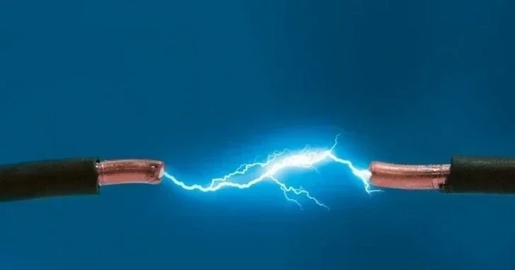 В Кюрдамире подросток погиб от удара электрическим током