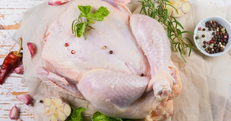 Çin toyuğu da yeyirik: “Yeni fermalar tikə bilmir, dövlət idarələri ilə problem yaşayırıq”