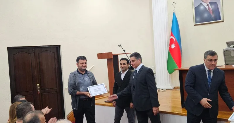 Mərkəzi Neftçilər Xəstəxanasında ilin yekun iclası təşkil olundu FOTO