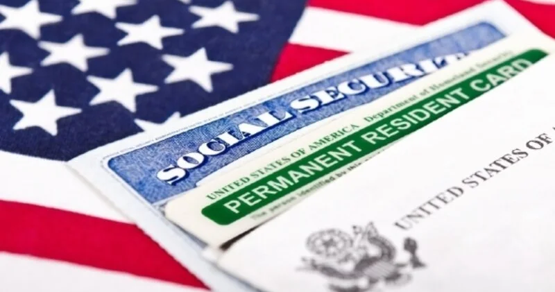 ABŞ Green Card proqramını dayandırır