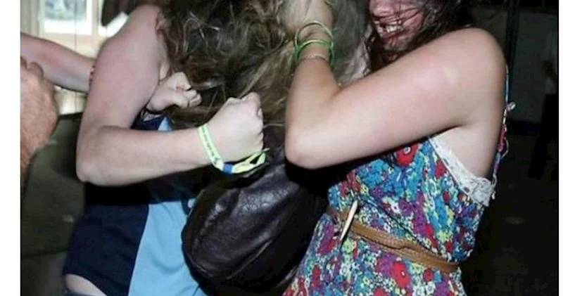 Bakıda qadınlar pul borcu üstündə dava etdilər