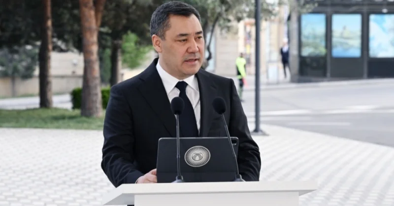 Qırğızıstan prezidenti məktəblini qonaq çağırıb